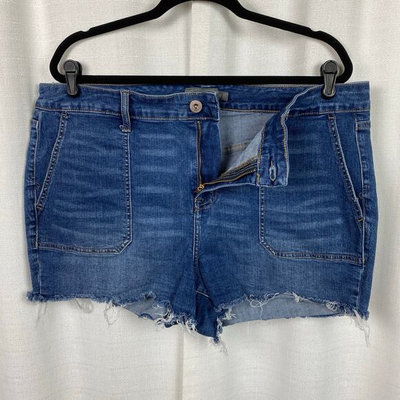 Torrid 3.5 Inch Vintage Stretch High Rise Denim Shorts Sz.18W - Picture 7 of 13